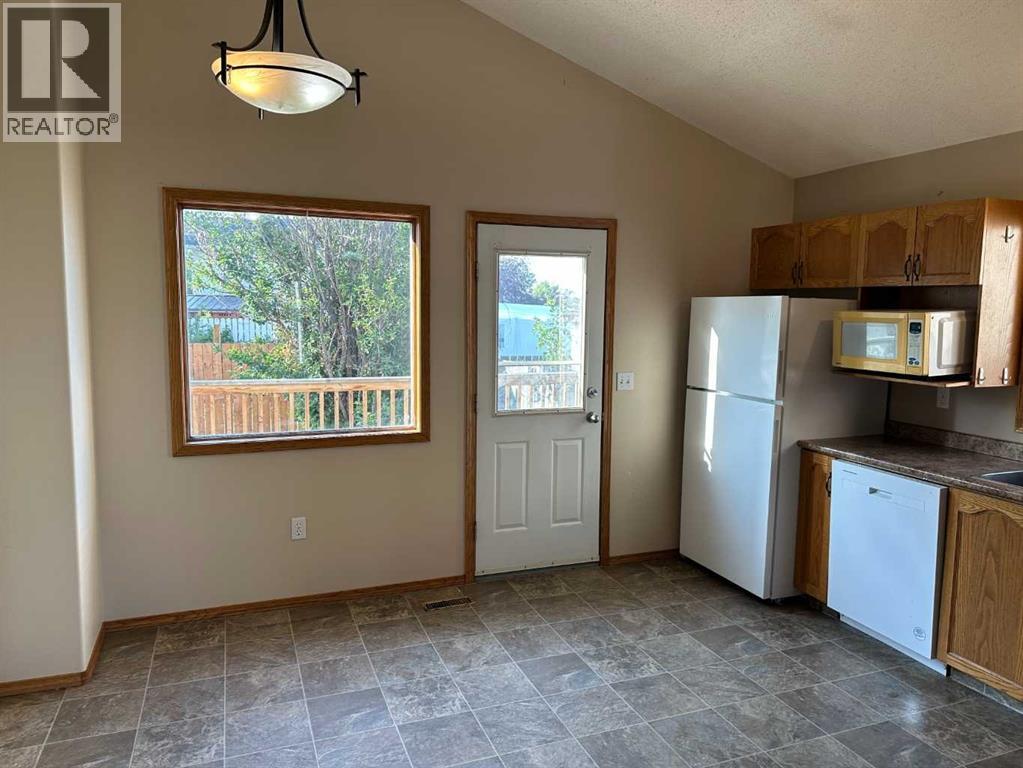 Photo 8 of 9412 82 Avenue, Grande Prairie AB