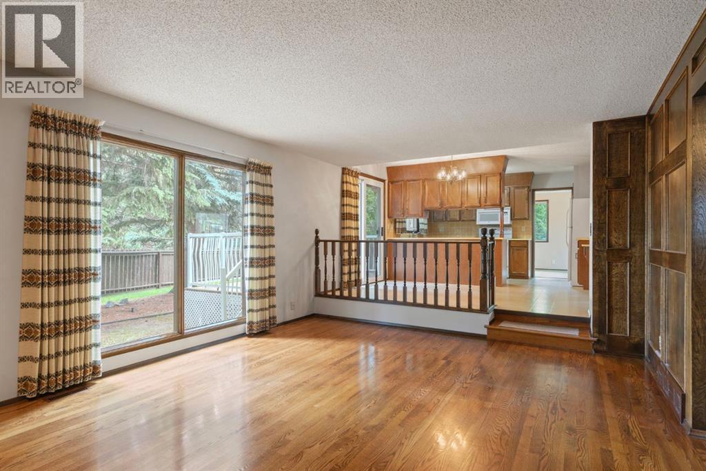 Single Family House for Sale in  Dalcastle Mews NW Dalhousie Calgary 