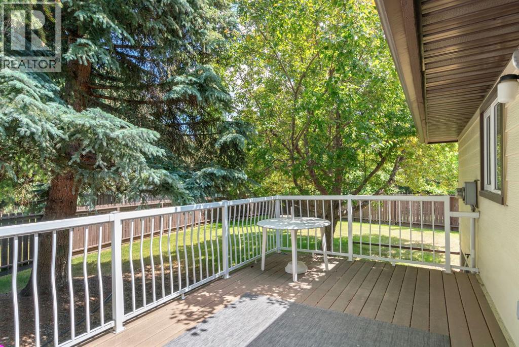 Single Family House for Sale in  Dalcastle Mews NW Dalhousie Calgary 