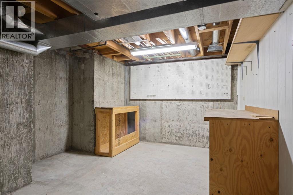 Single Family House for Sale in  Dalcastle Mews NW Dalhousie Calgary 