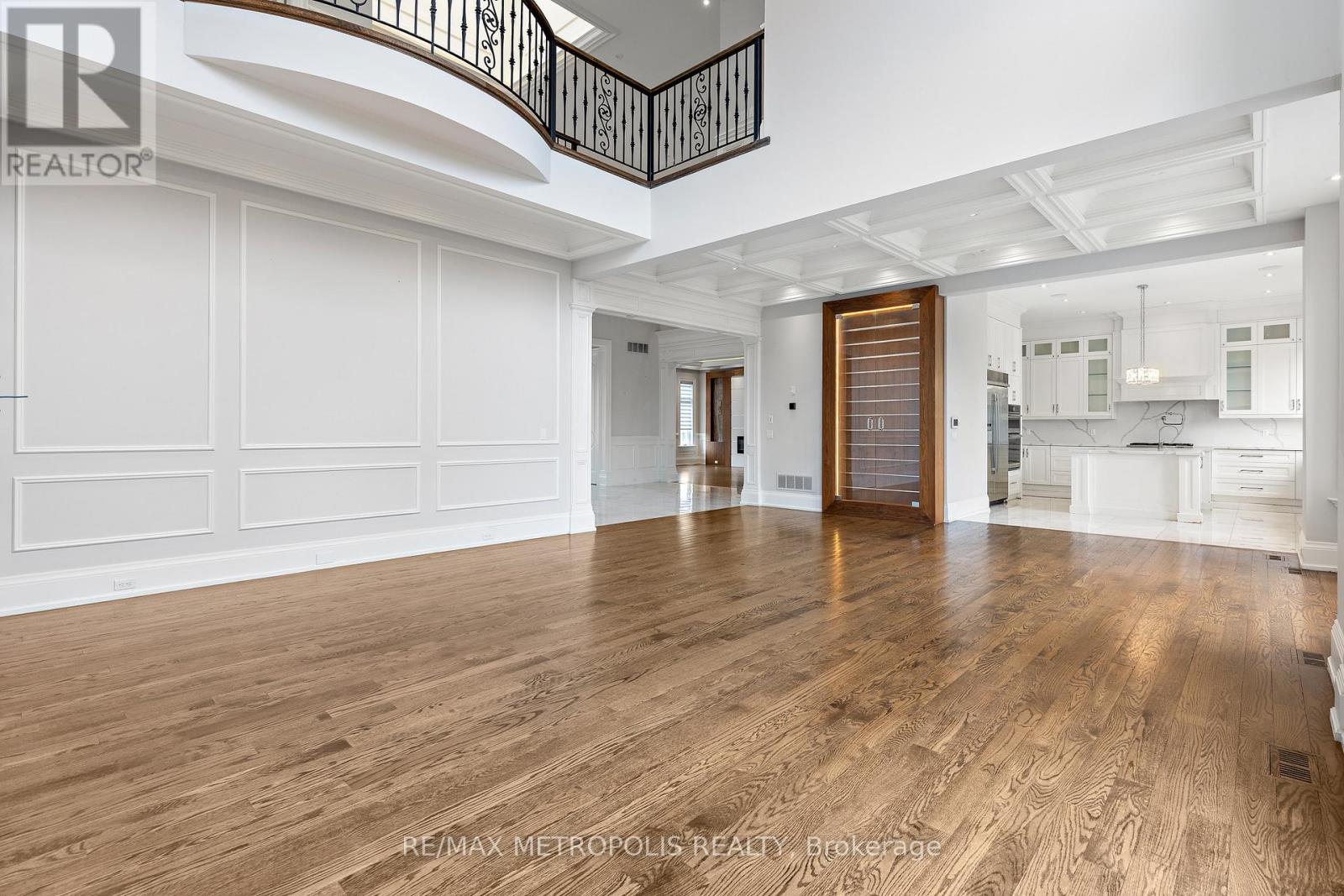 Photo 38 of 2 Poplar Drive, Richmond Hill ON