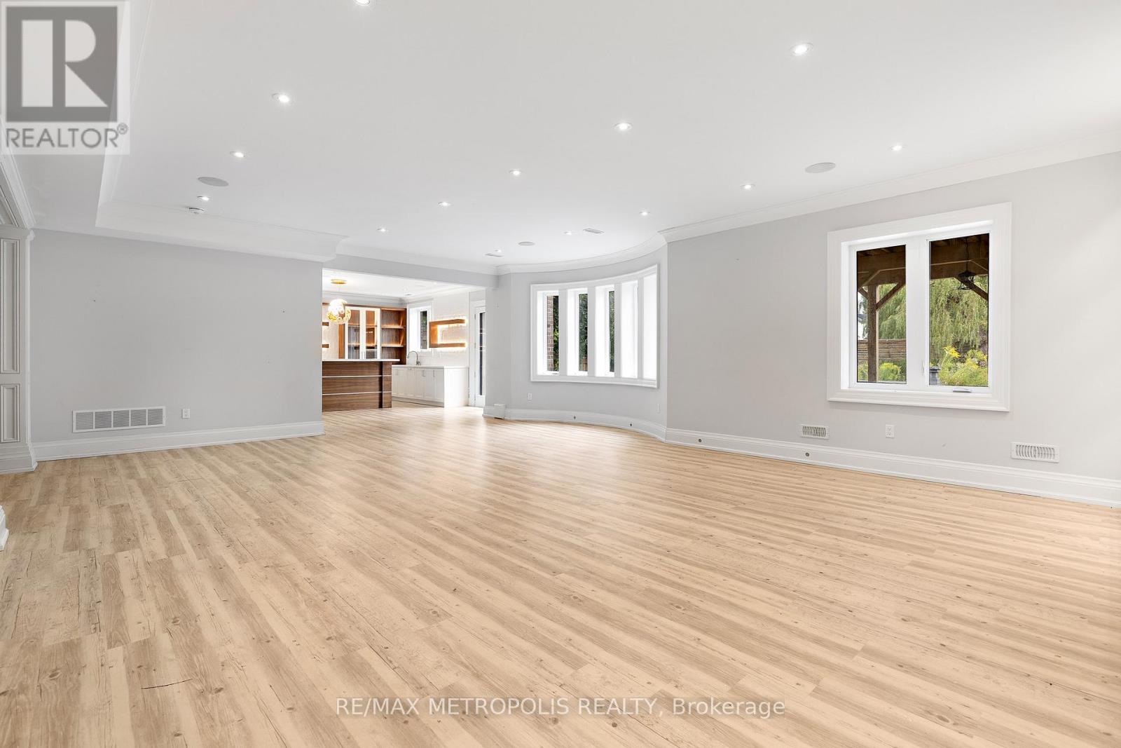 Photo 32 of 2 Poplar Drive, Richmond Hill ON