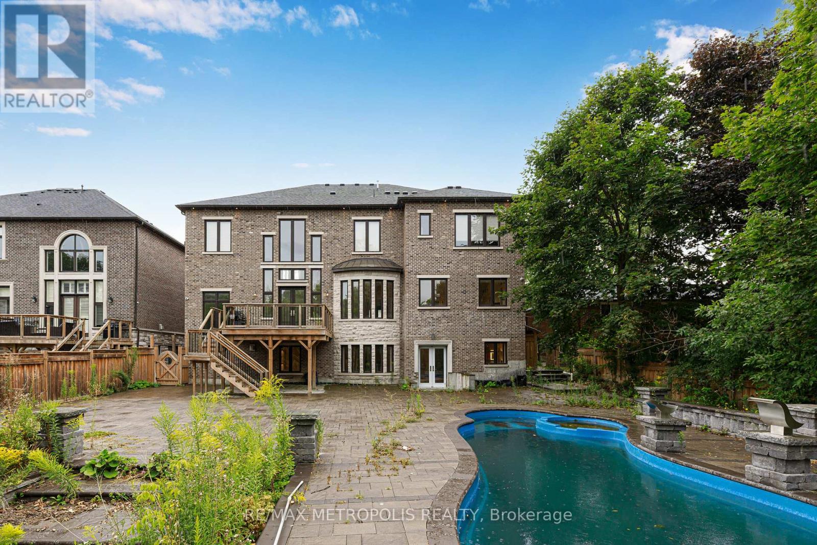 Photo 49 of 2 Poplar Drive, Richmond Hill ON