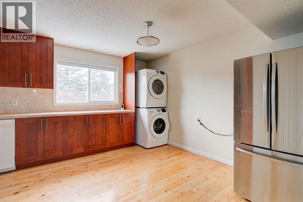 Single Family House for Sale in    Avenue NW Bowness Calgary 