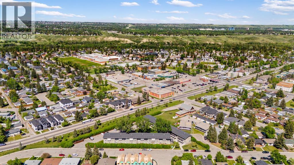 Single Family House for Sale in    Avenue NW Bowness Calgary 