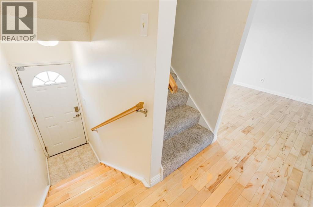 Single Family House for Sale in    Avenue NW Bowness Calgary 