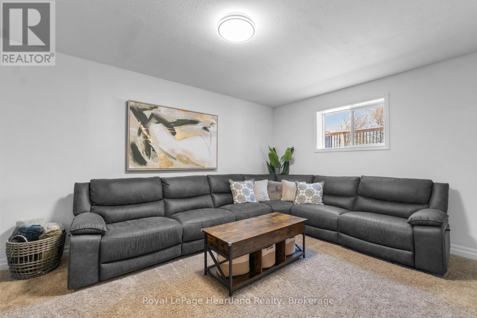 Single Family House for Sale in  WEST PARK DRIVE North Middlesex (Parkhill) 
