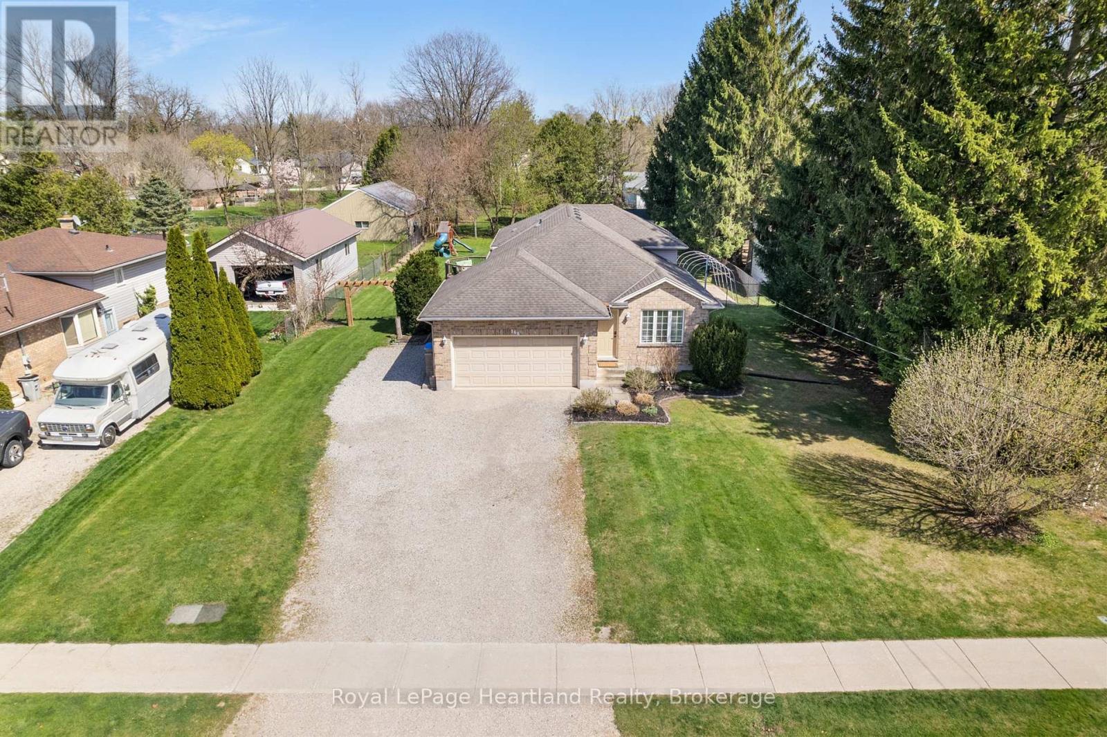 Single Family House for Sale in  WEST PARK DRIVE North Middlesex (Parkhill) 