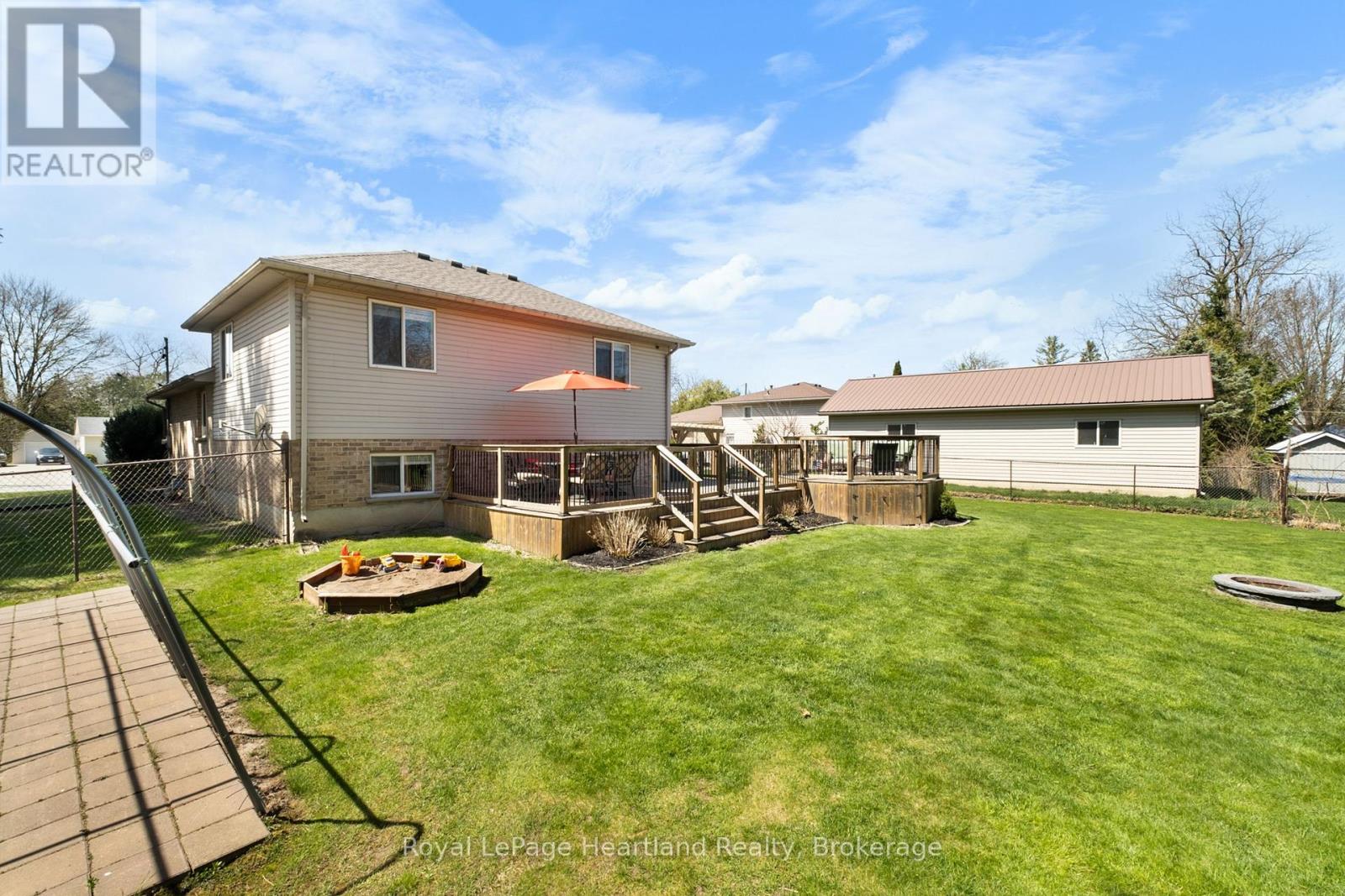 Single Family House for Sale in  WEST PARK DRIVE North Middlesex (Parkhill) 