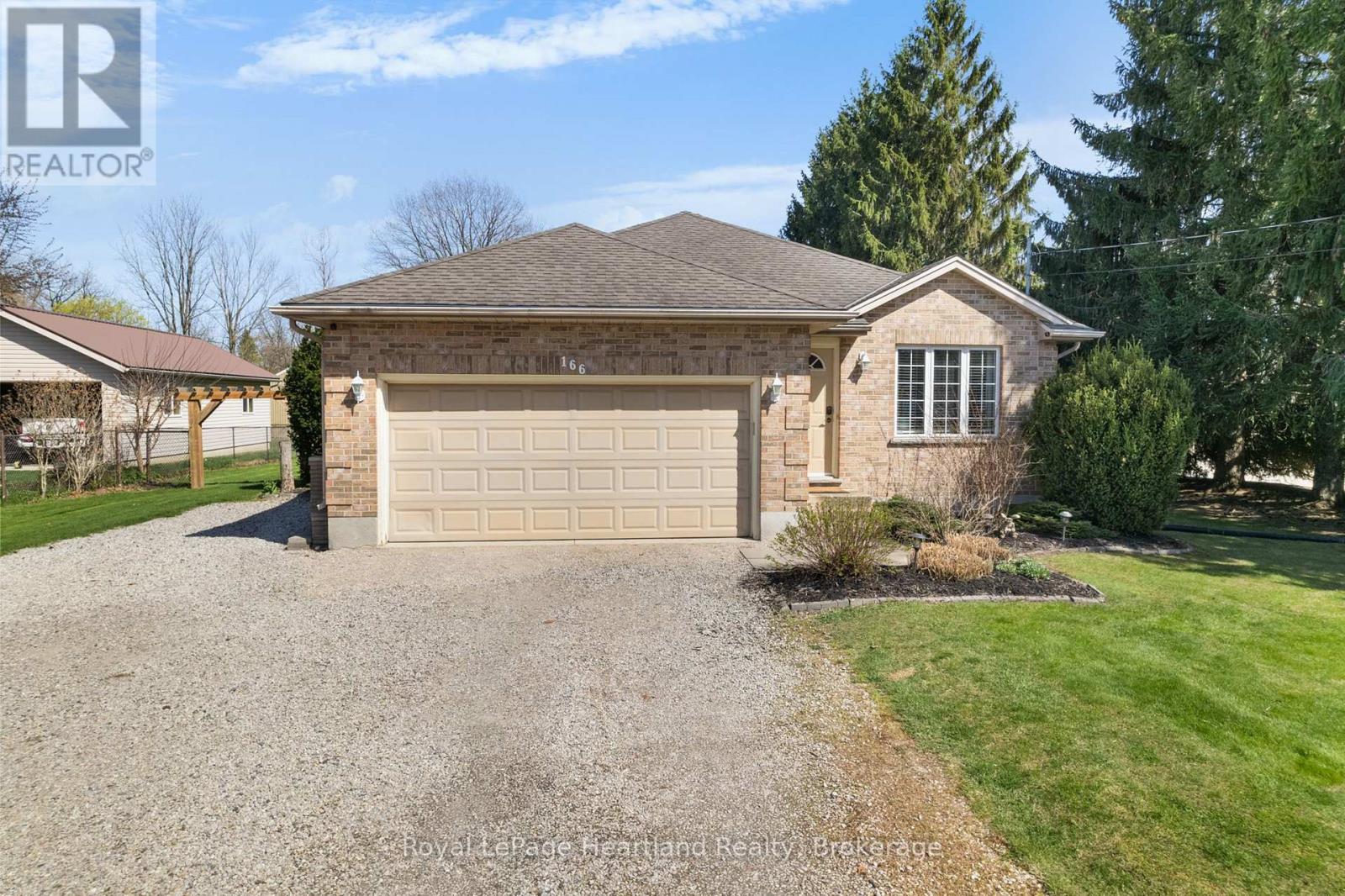Single Family House for Sale in  WEST PARK DRIVE North Middlesex (Parkhill) 
