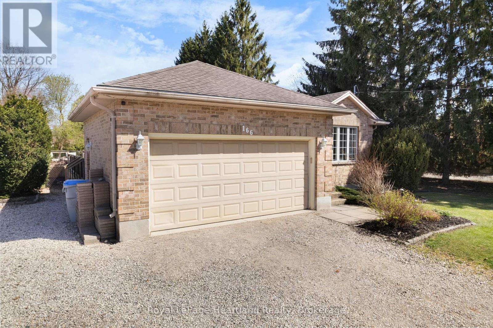 Single Family House for Sale in  WEST PARK DRIVE North Middlesex (Parkhill) 