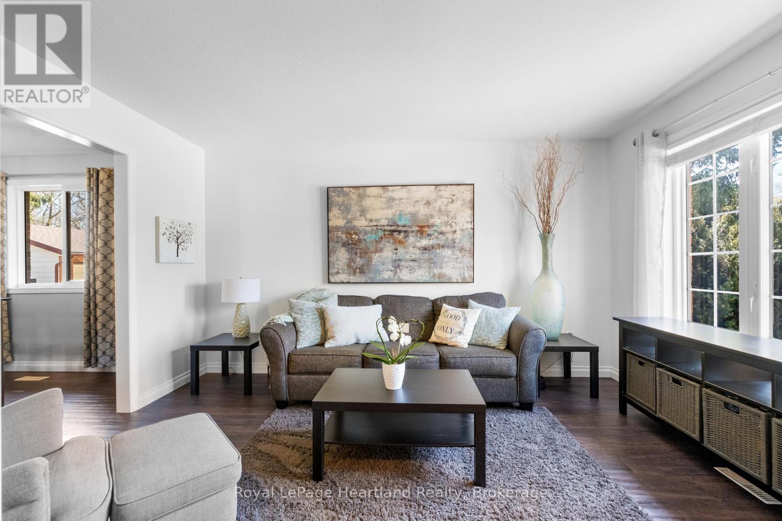 Single Family House for Sale in  WEST PARK DRIVE North Middlesex (Parkhill) 