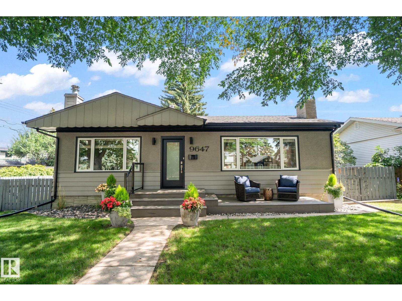 Photo 1 of 9647 86 St Nw, Edmonton AB