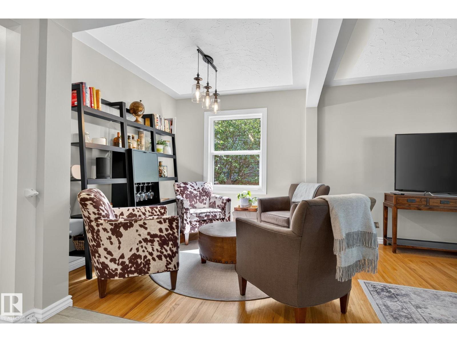 Photo 12 of 9647 86 St Nw, Edmonton AB