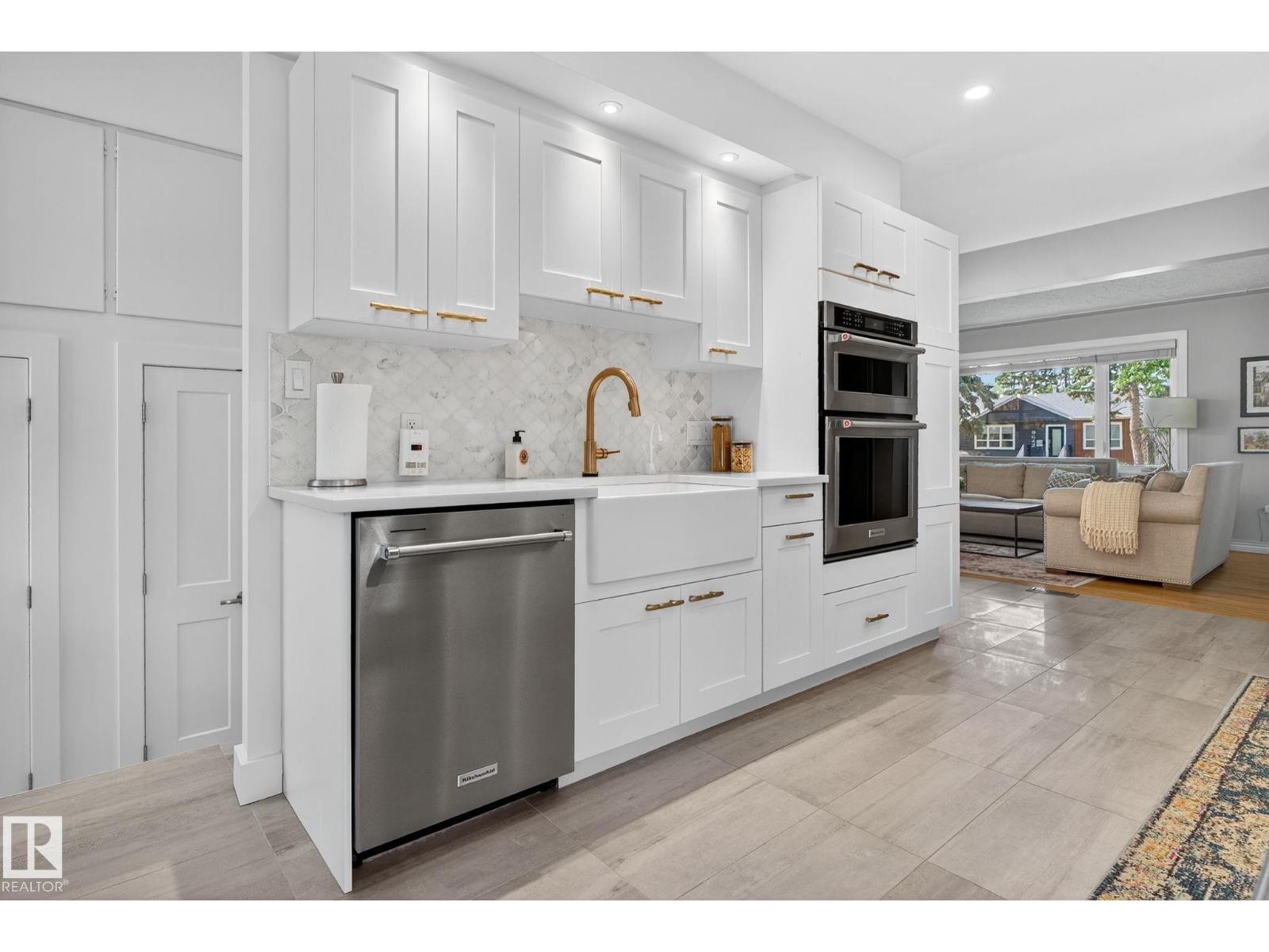 Photo 18 of 9647 86 St Nw, Edmonton AB