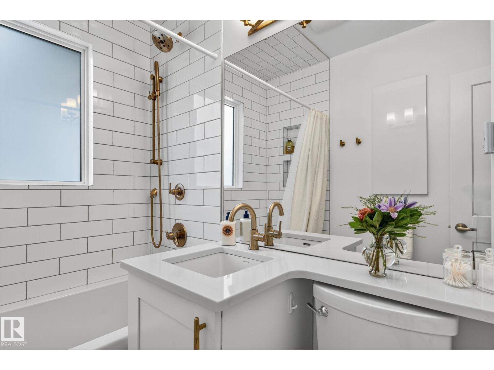 Photo 25 of 9647 86 St Nw, Edmonton AB