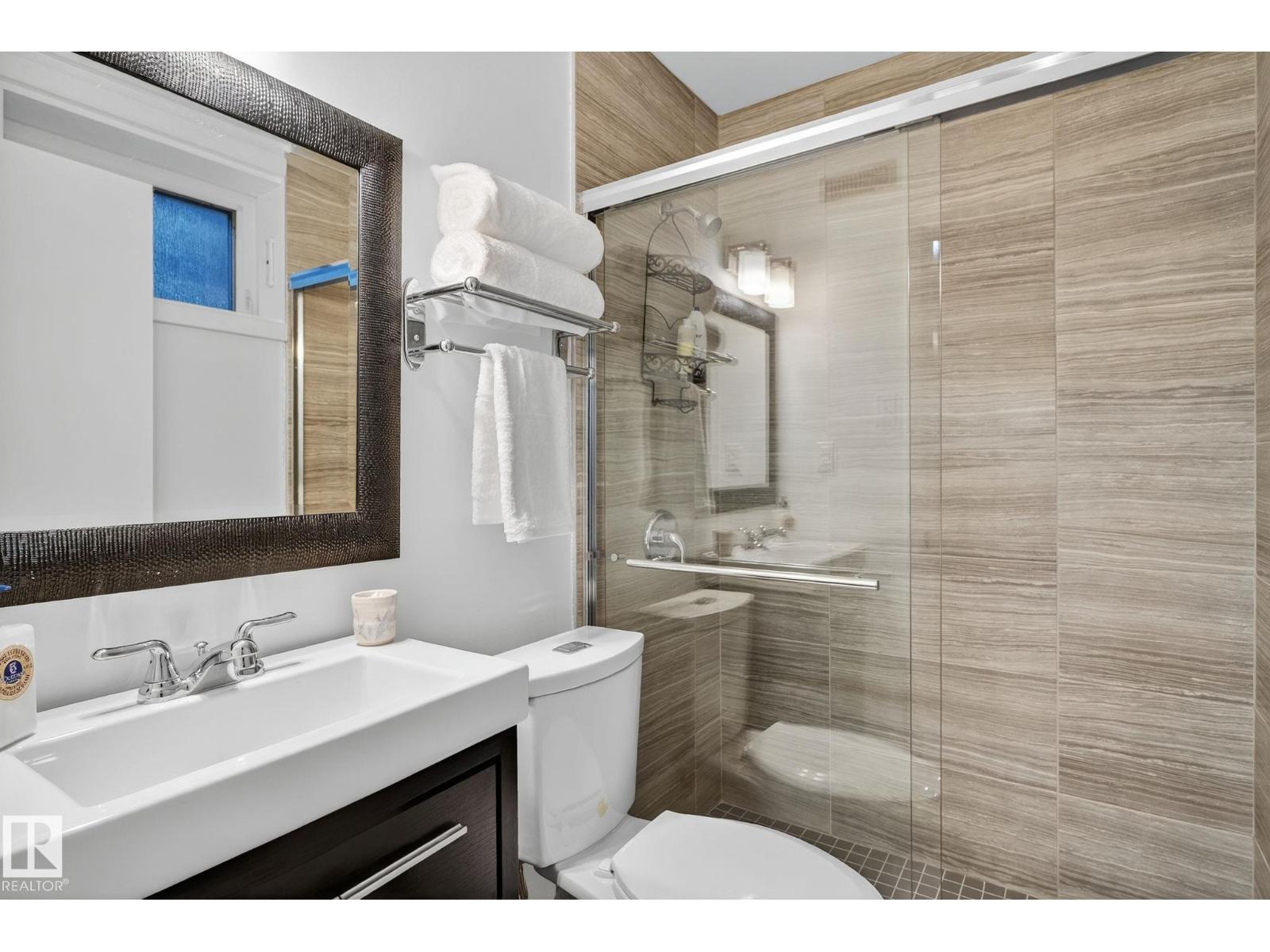 Photo 38 of 9647 86 St Nw, Edmonton AB