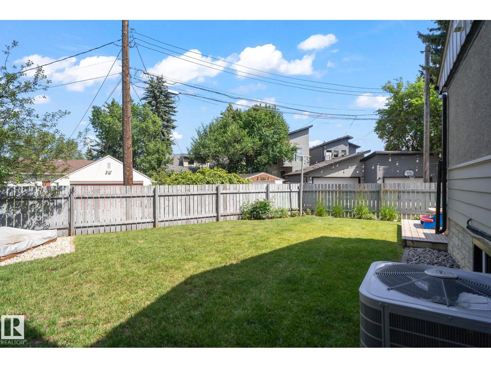 Photo 39 of 9647 86 St Nw, Edmonton AB