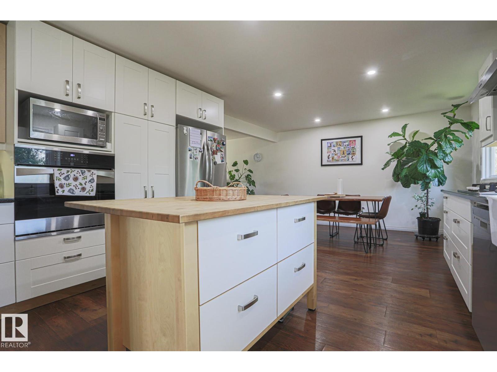 Photo 36 of 7608 181 St Nw, Edmonton AB