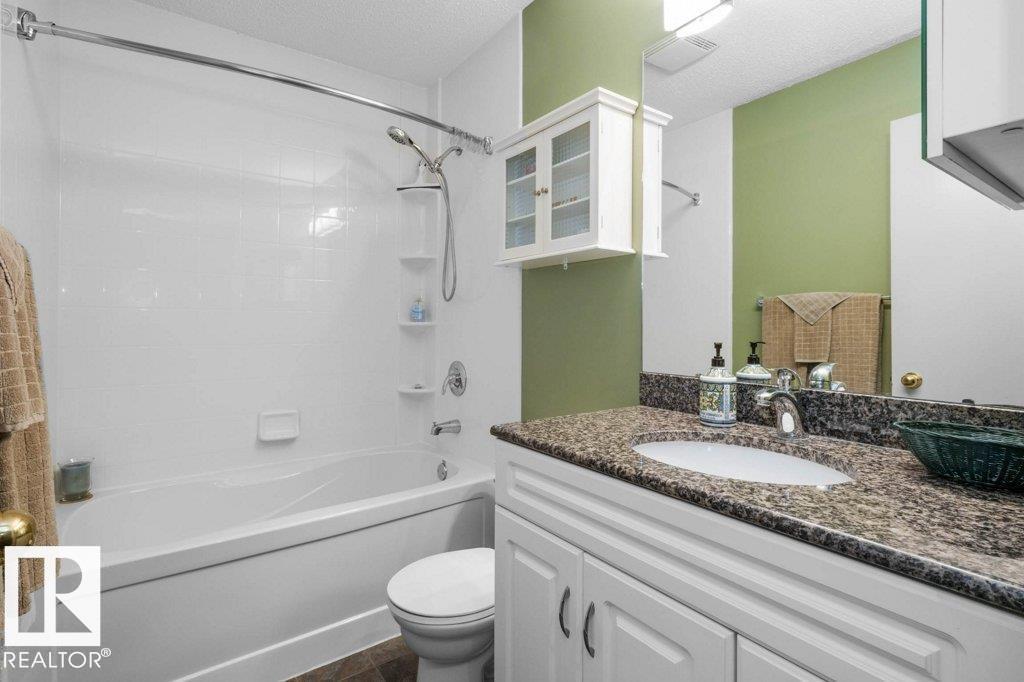 Photo 19 of 7608 181 St Nw, Edmonton AB