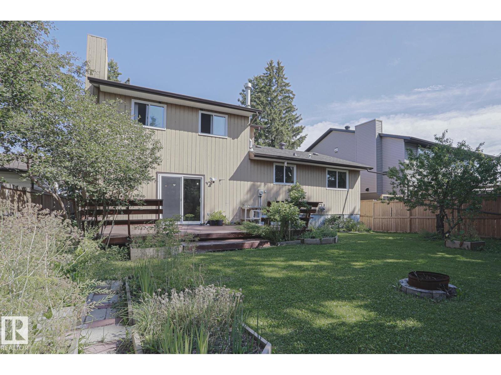 Photo 15 of 7608 181 St Nw, Edmonton AB
