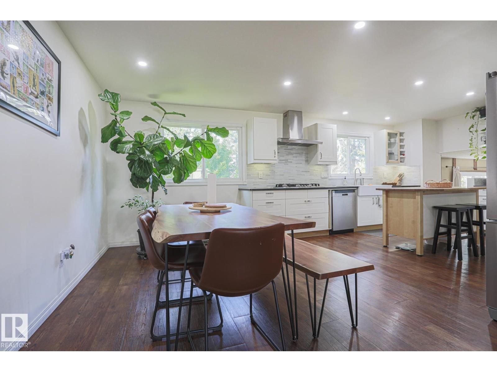 Photo 11 of 7608 181 St Nw, Edmonton AB