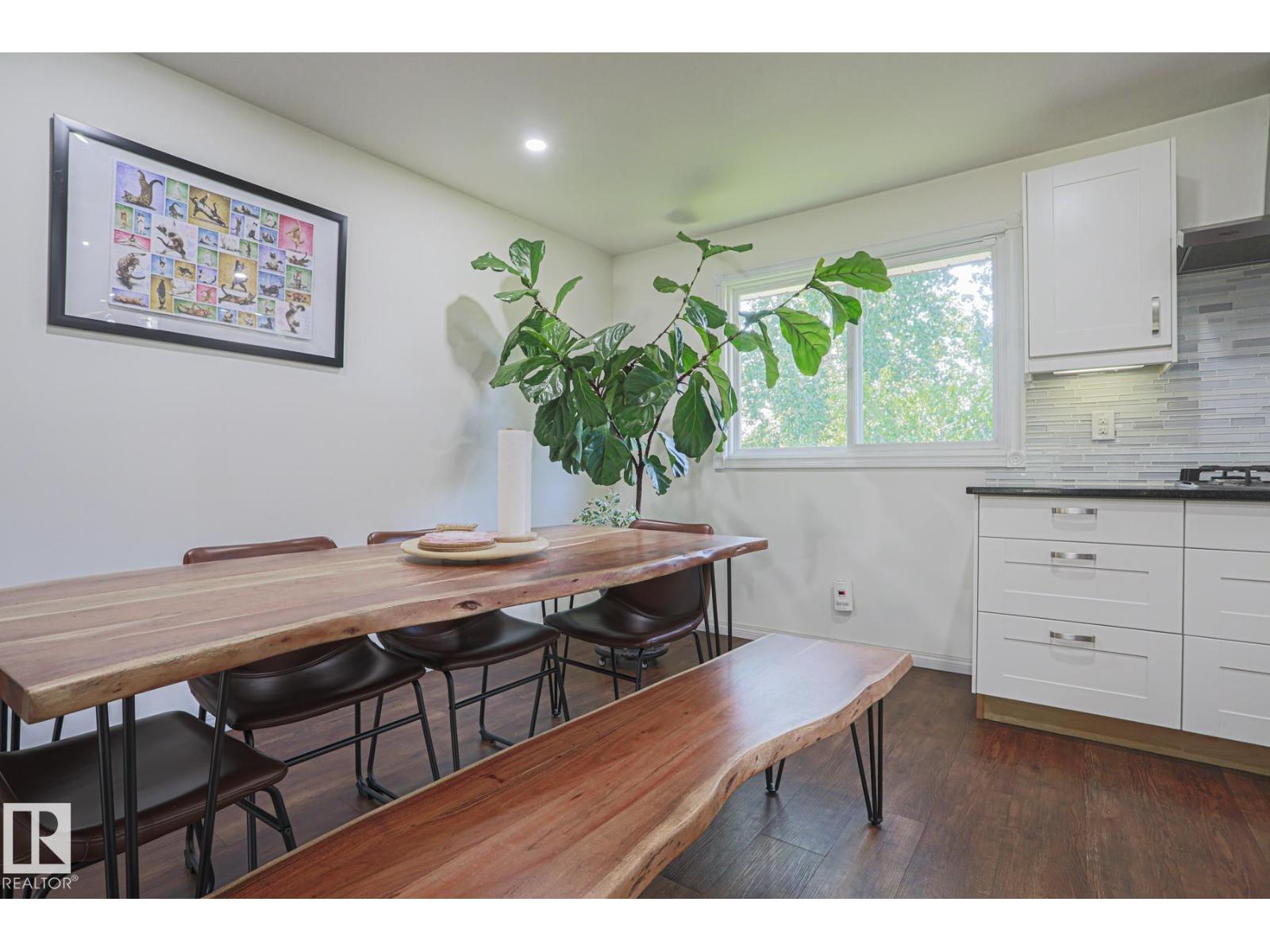 Photo 8 of 7608 181 St Nw, Edmonton AB