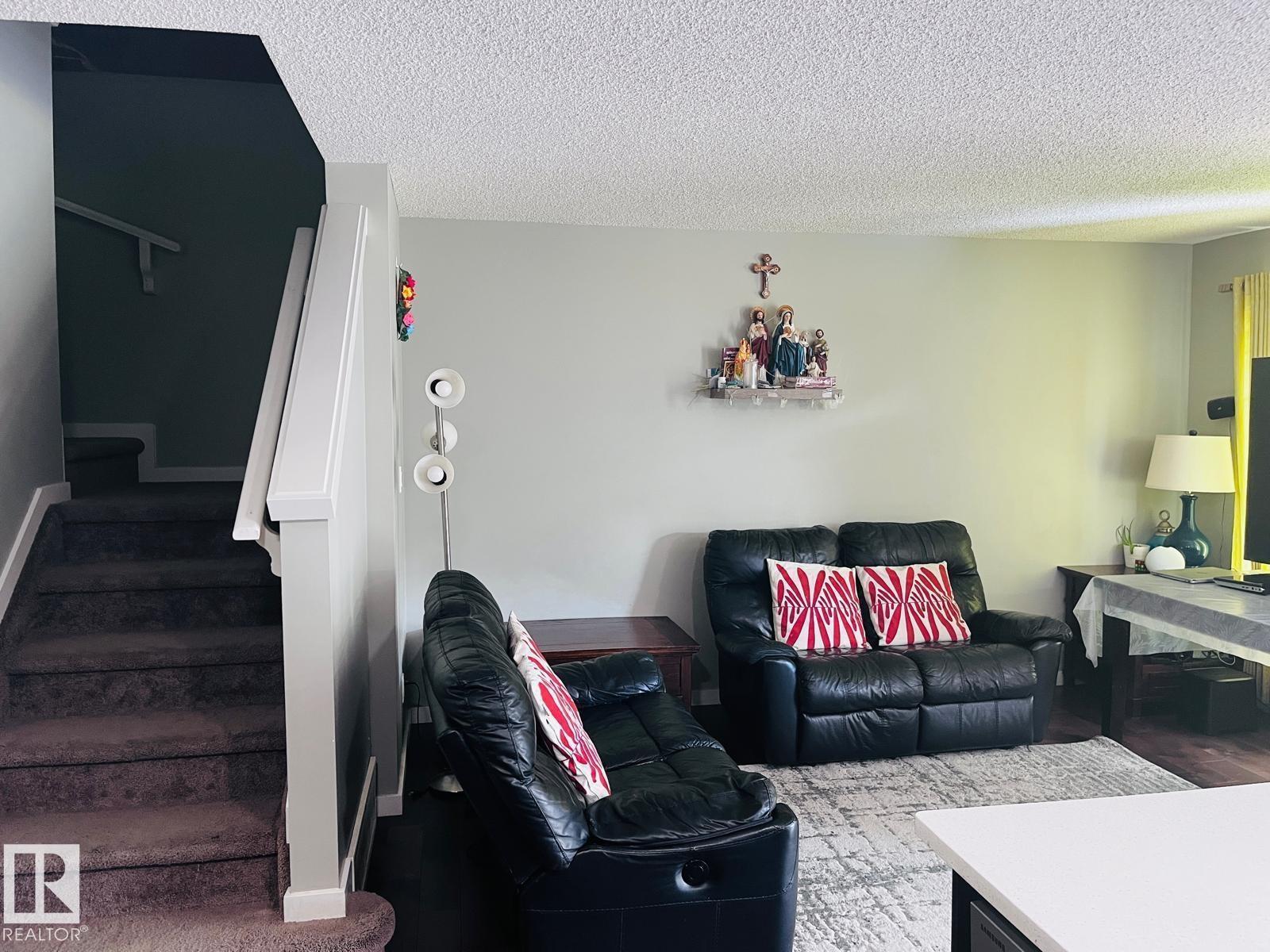 Photo 15 of 4427 6 St Nw, Edmonton AB