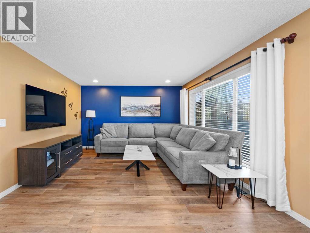 Single Family House for Sale in  Chaparral Drive SE Chaparral Calgary 