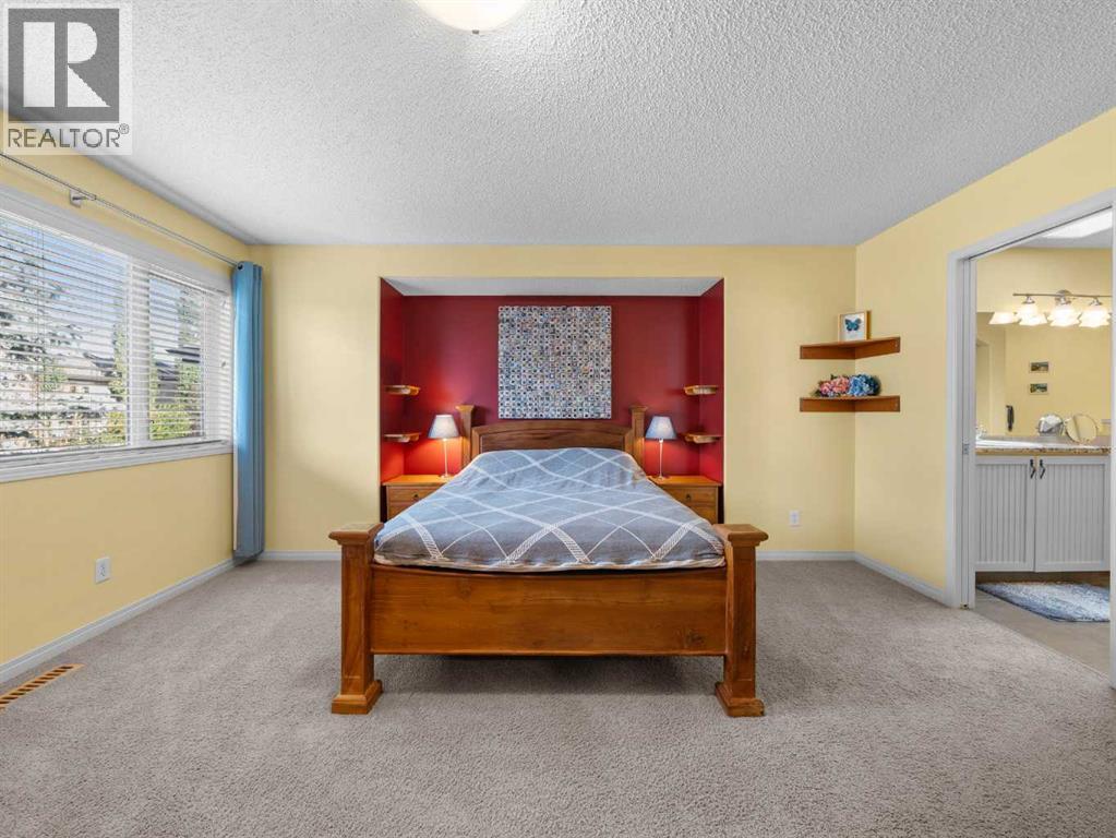 Single Family House for Sale in  Chaparral Drive SE Chaparral Calgary 
