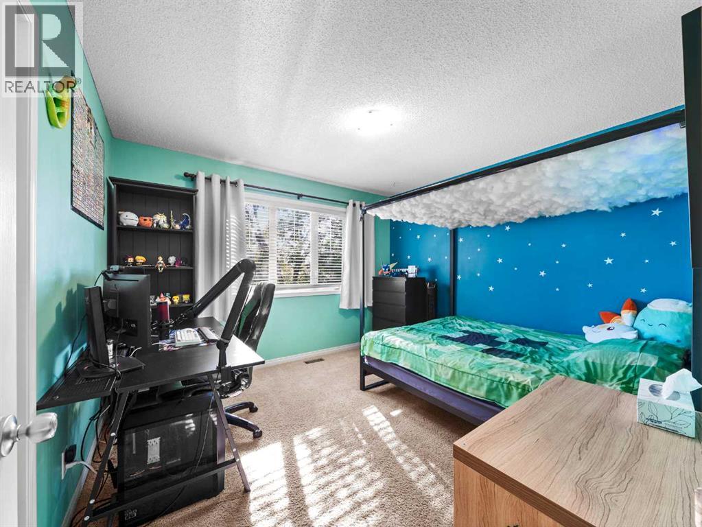 Single Family House for Sale in  Chaparral Drive SE Chaparral Calgary 