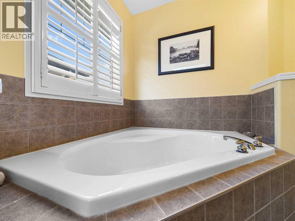 Single Family House for Sale in  Chaparral Drive SE Chaparral Calgary 
