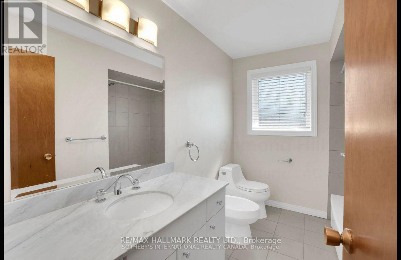 Photo 17 of 227 Elgin Mills Main Floor Road W, Richmond Hill ON