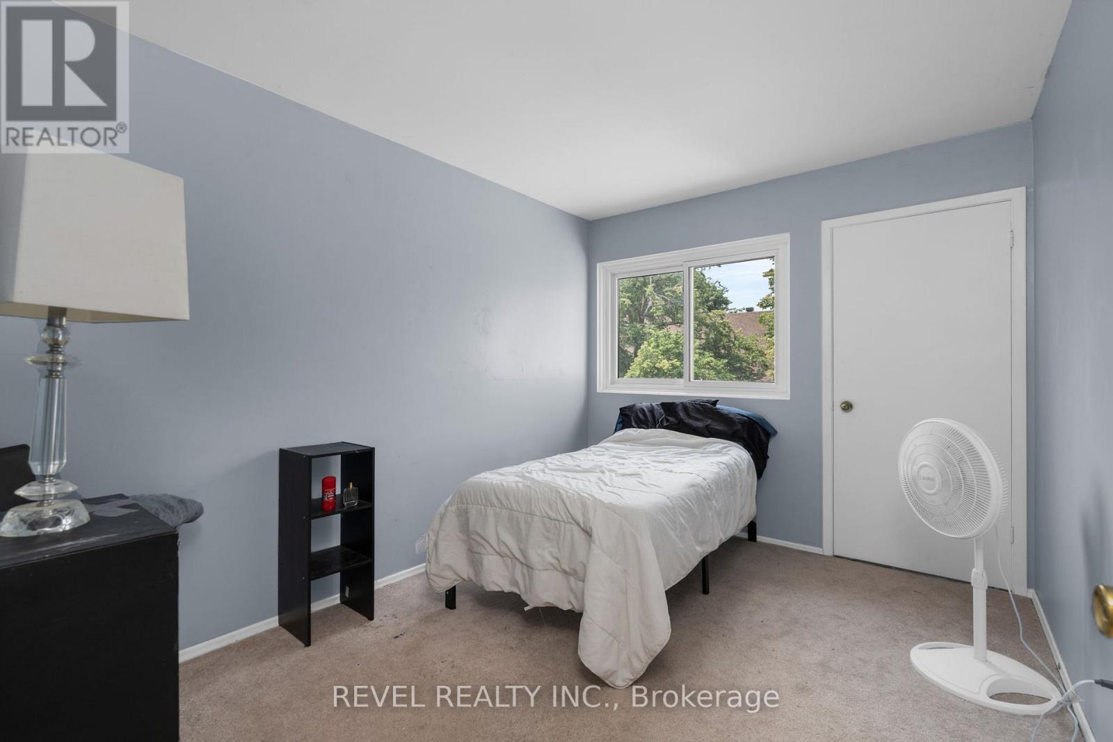 Photo 18 of 68 28 Donald Street, Barrie ON