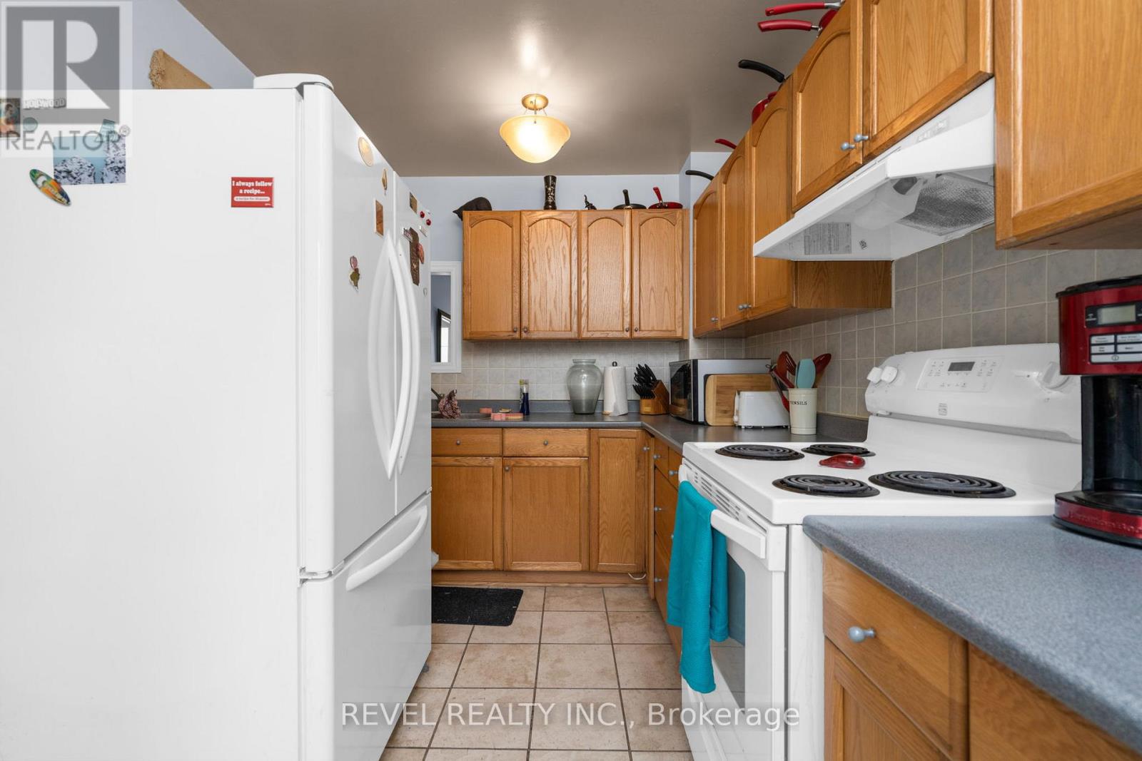 Photo 11 of 68 28 Donald Street, Barrie ON