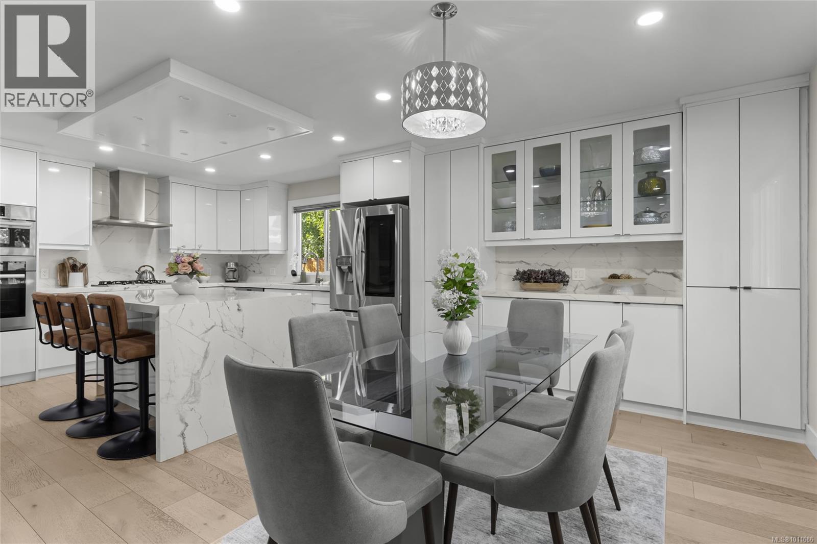 Photo 8 of 4238 Hayden Crt, Saanich BC