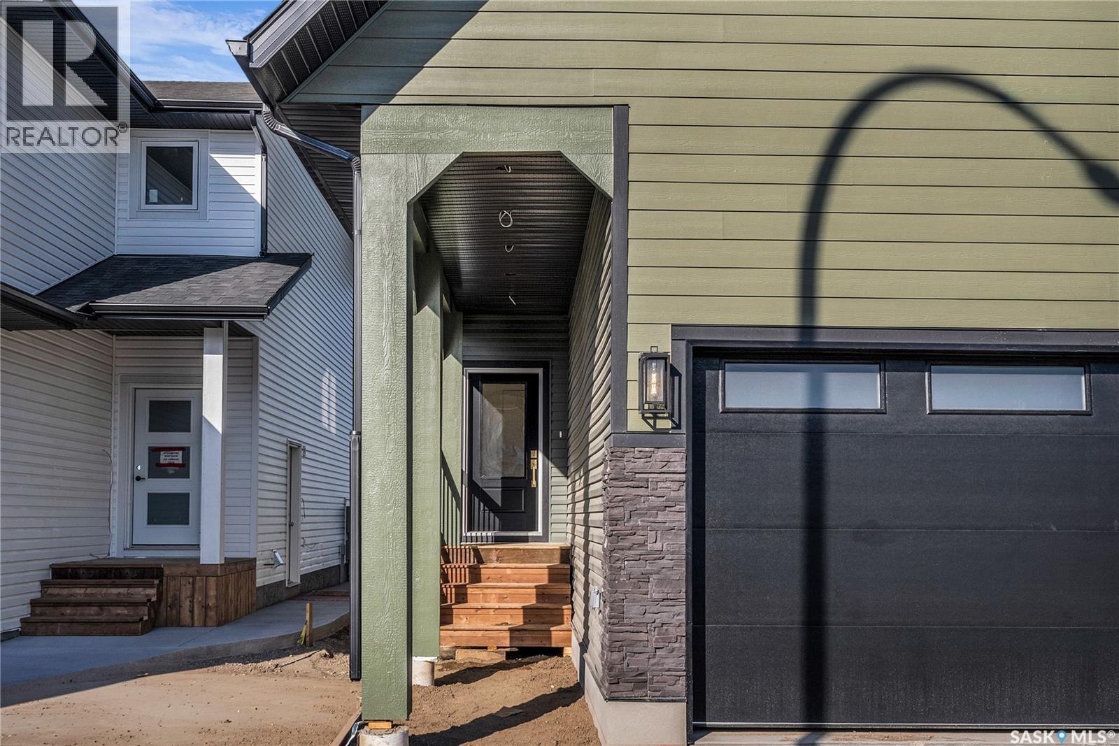 Photo 2 of 307 Sharma Crescent, Saskatoon SK