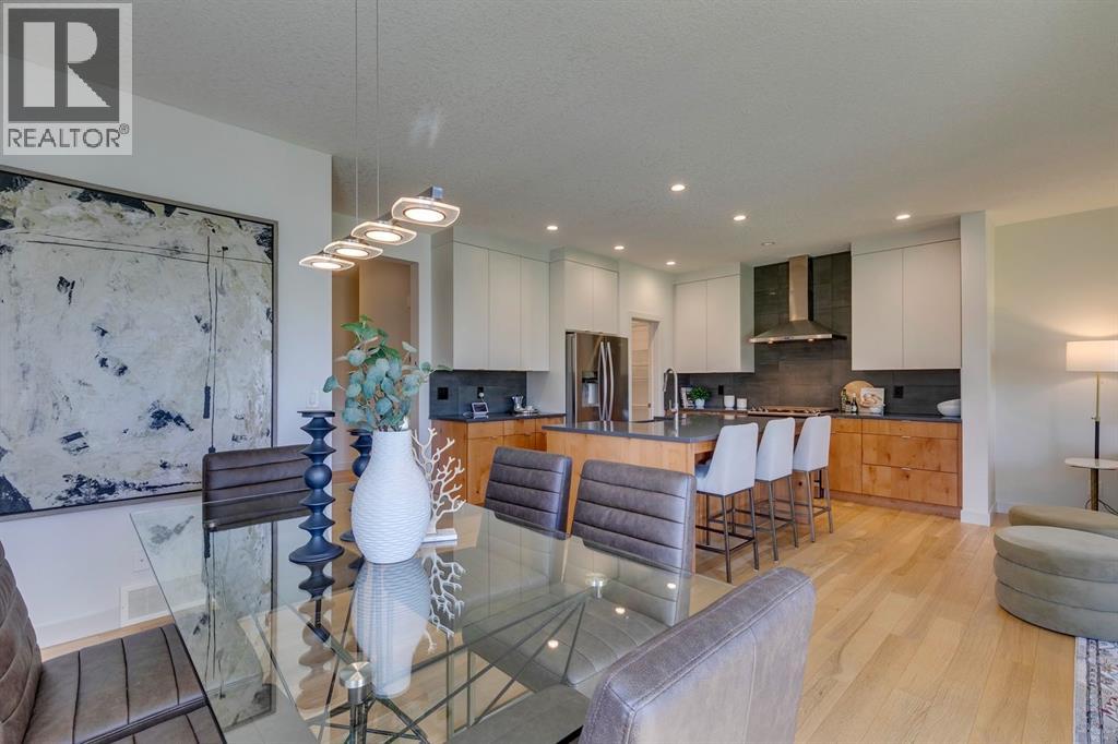 Photo 8 of 69 Shawnee Green Sw, Calgary AB
