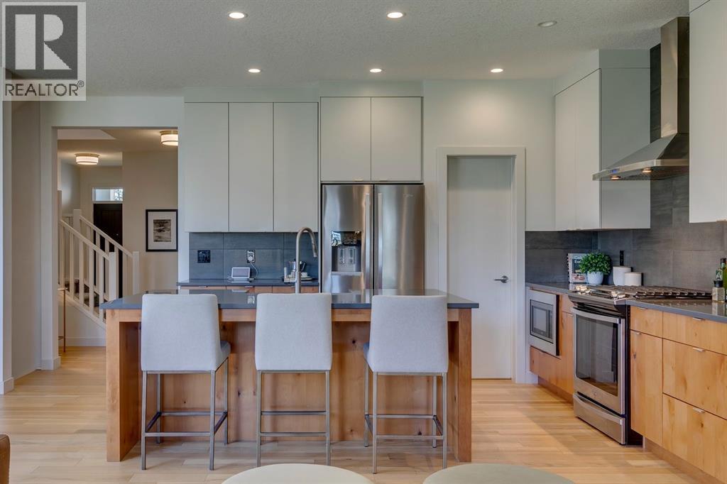 Photo 10 of 69 Shawnee Green Sw, Calgary AB