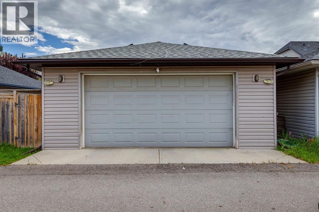 Single Family House for Sale in  Elgin Manor SE McKenzie Towne Calgary 