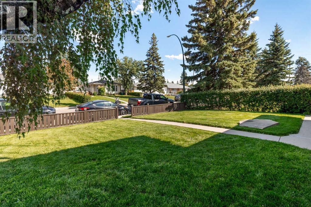 Single Family House 3 Level for Sale in  Forlee Drive SE Forest Heights Calgary 