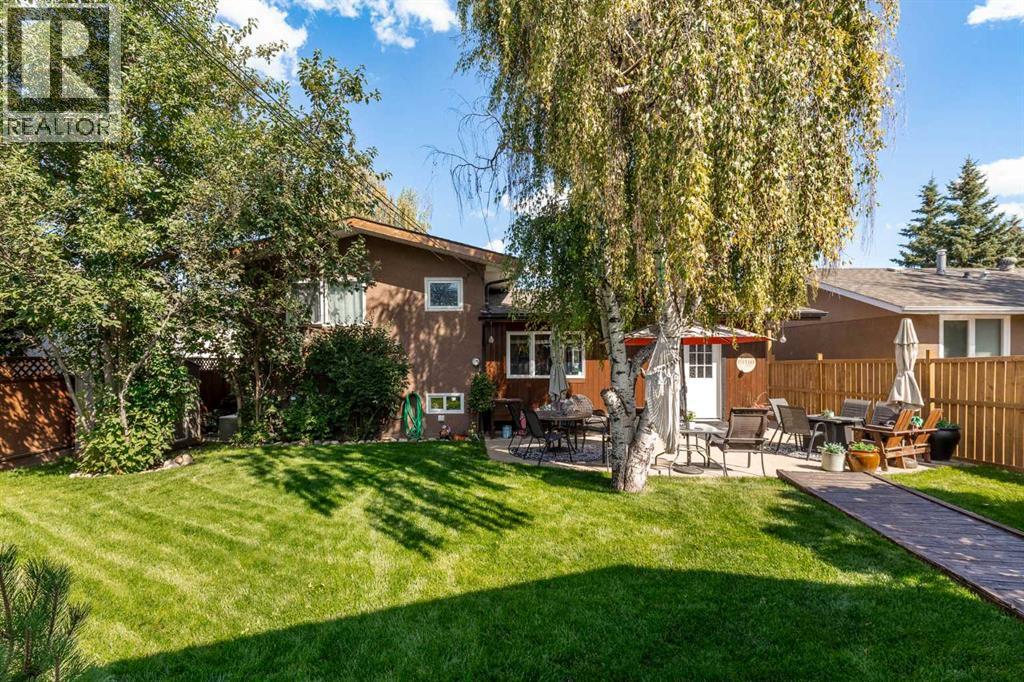 Single Family House 3 Level for Sale in  Forlee Drive SE Forest Heights Calgary 