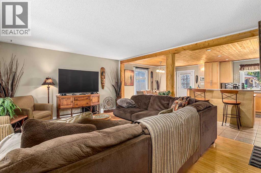 Single Family House 3 Level for Sale in  Forlee Drive SE Forest Heights Calgary 