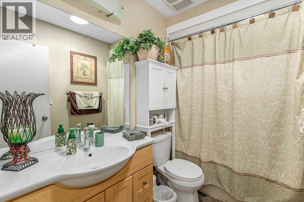 Single Family House 3 Level for Sale in  Forlee Drive SE Forest Heights Calgary 