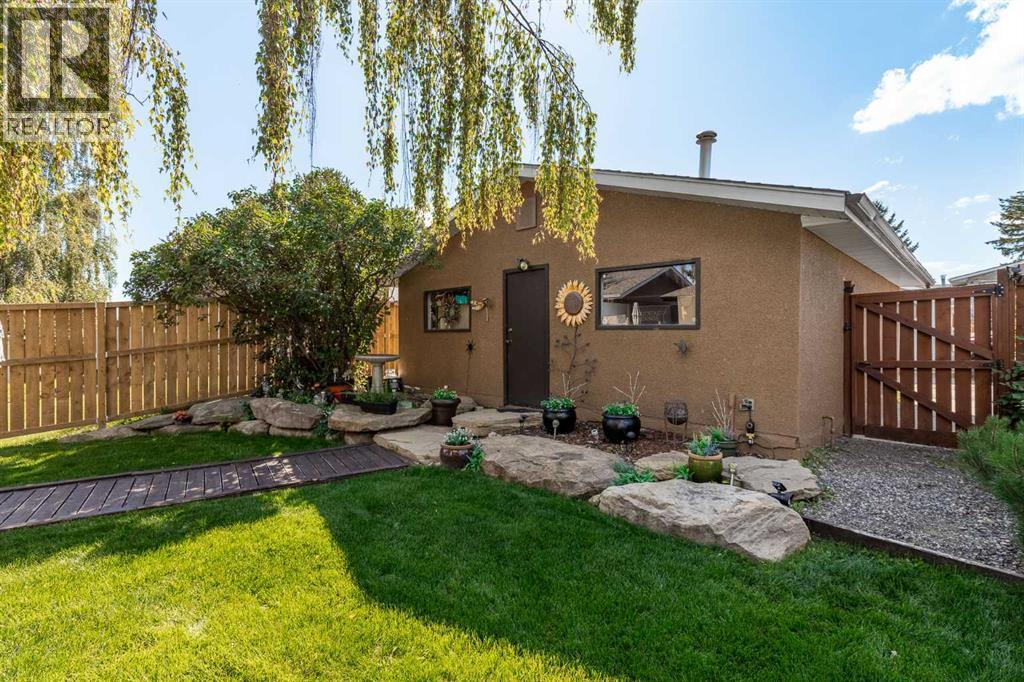 Single Family House 3 Level for Sale in  Forlee Drive SE Forest Heights Calgary 