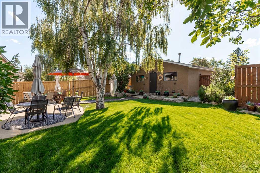 Single Family House 3 Level for Sale in  Forlee Drive SE Forest Heights Calgary 