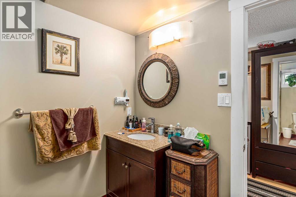 Single Family House 3 Level for Sale in  Forlee Drive SE Forest Heights Calgary 