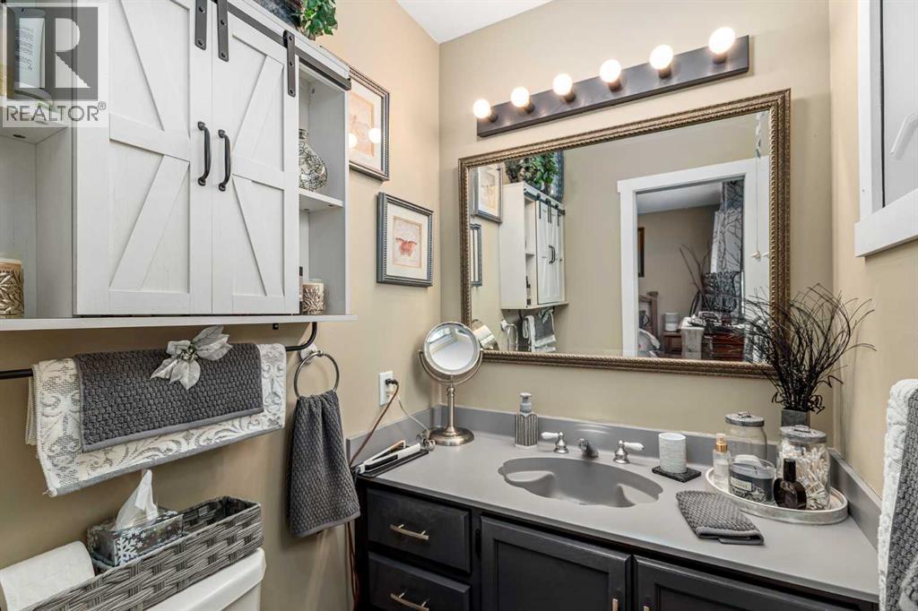 Single Family House 3 Level for Sale in  Forlee Drive SE Forest Heights Calgary 