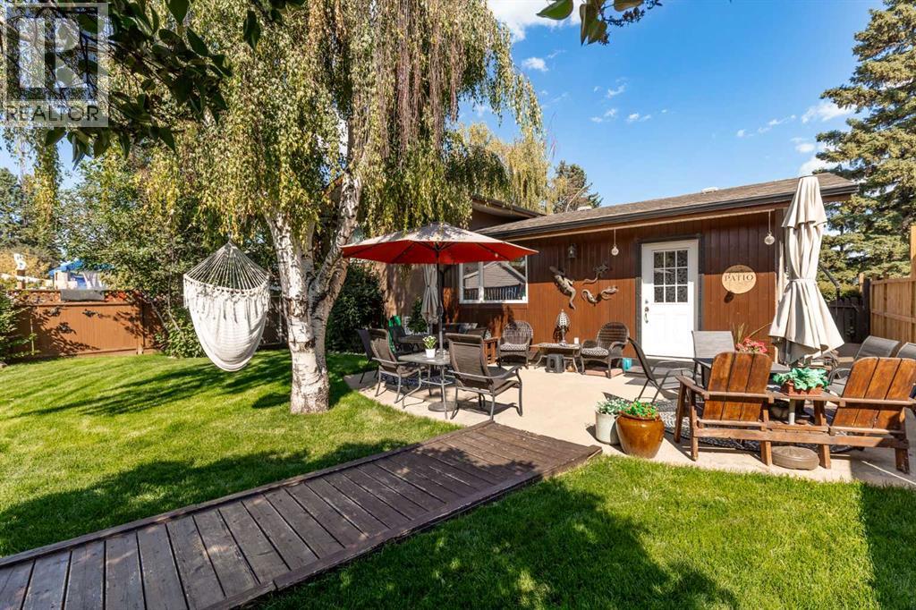 Single Family House 3 Level for Sale in  Forlee Drive SE Forest Heights Calgary 