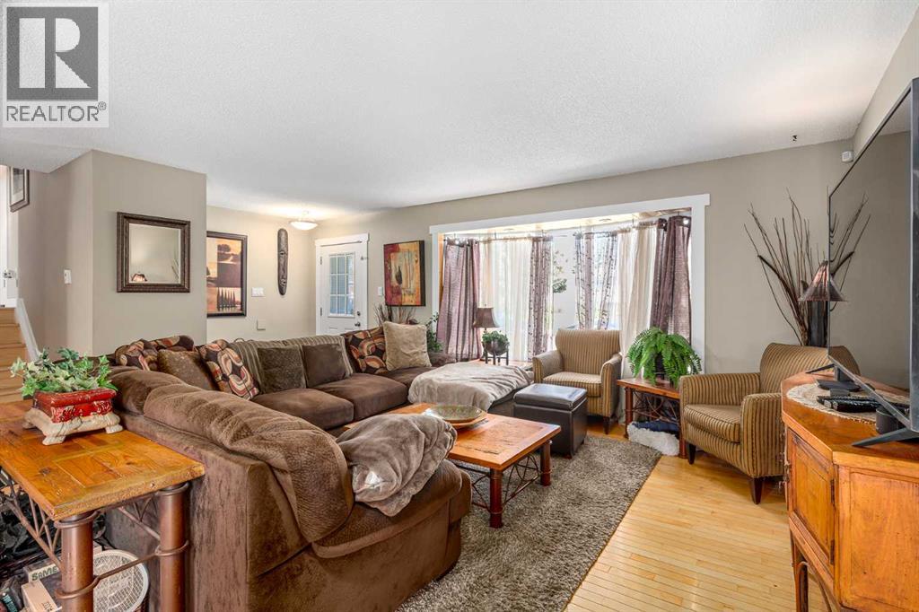 Single Family House 3 Level for Sale in  Forlee Drive SE Forest Heights Calgary 